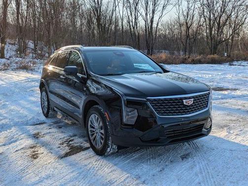 2025 Cadillac XT4 Premium Luxury