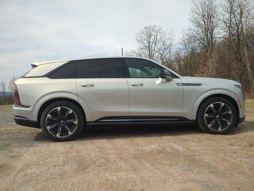 Gsj 2025 Cadillac Escalade IQ Sport 2