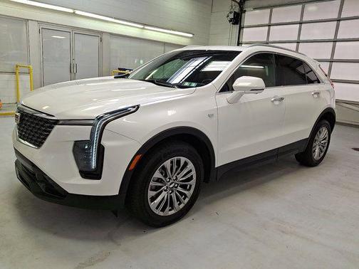Crystal White Tricoat 2025 Cadillac XT4 Premium Luxury