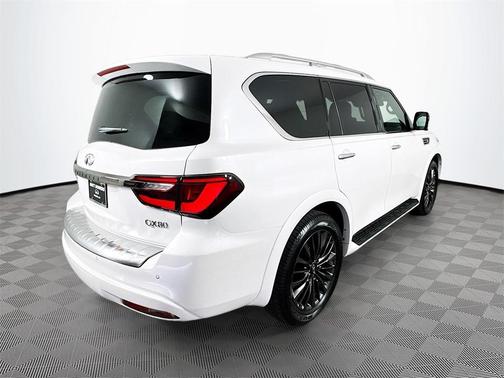 2024 INFINITI QX80 SENSORY