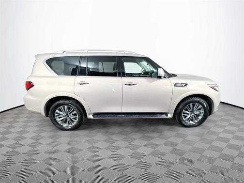 2023 INFINITI QX80 Luxe