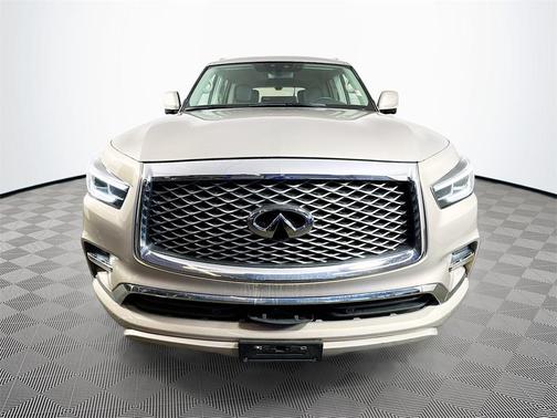 2023 INFINITI QX80 Luxe