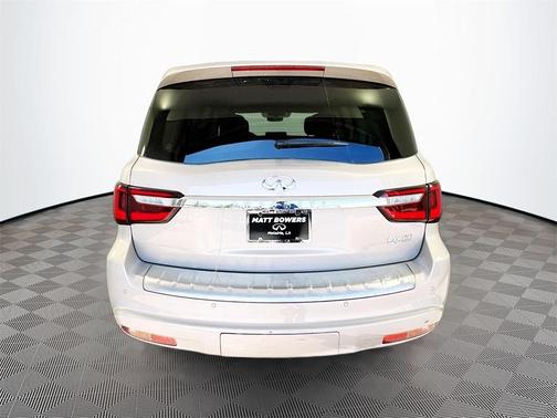 2023 INFINITI QX80 Luxe