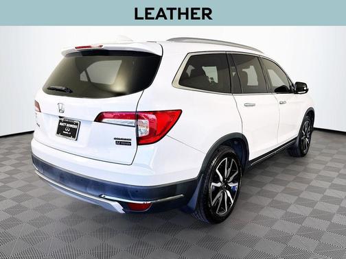 2022 Honda Pilot Touring 7-Passenger