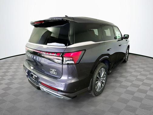 2025 INFINITI QX80 Luxe
