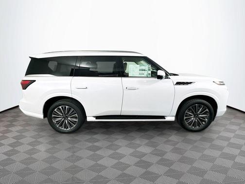 2025 INFINITI QX80 Luxe