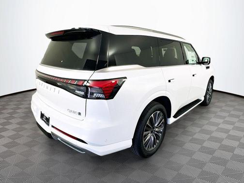 2025 INFINITI QX80 Luxe
