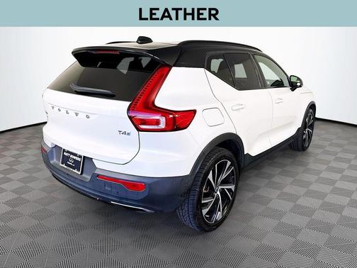 2020 Volvo XC40 T4 R-Design