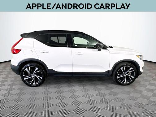 2020 Volvo XC40 T4 R-Design