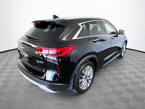 2024 INFINITI QX50 Luxe