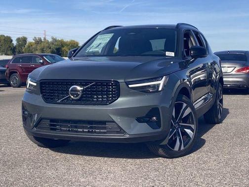 2026 Volvo XC40 B5 Ultra