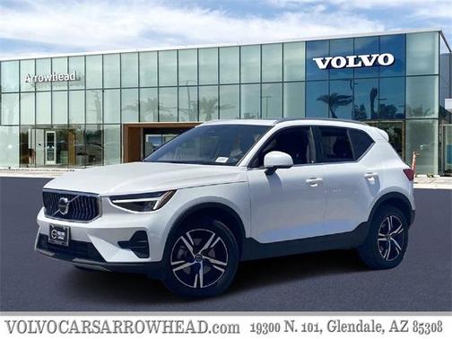 2025 Volvo XC40 B5 Core Bright Theme