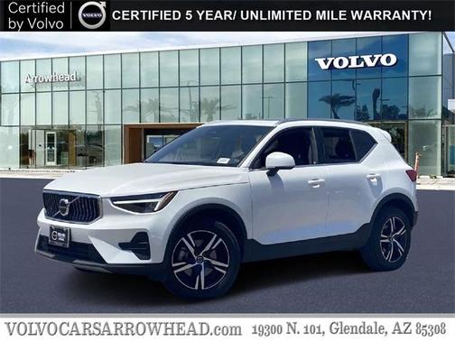 2025 Volvo XC40 B5 Core Bright Theme