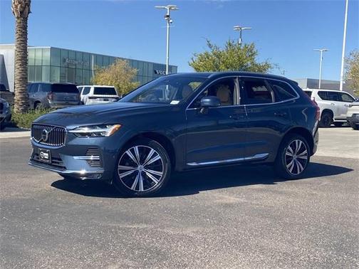 2023 Volvo XC60 B5 Ultimate Bright Theme