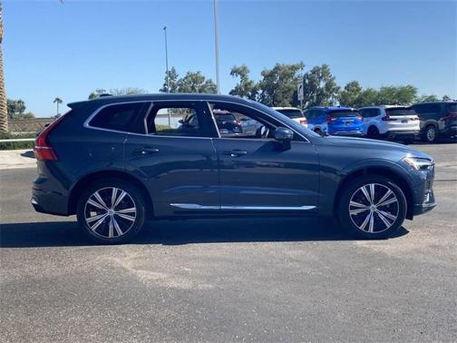 2023 Volvo XC60 B5 Ultimate Bright Theme