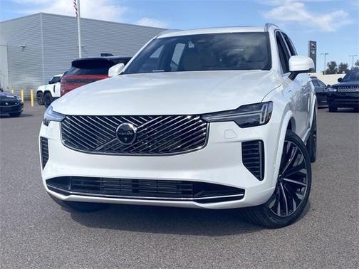 2025 Volvo XC90 Plug-In Hybrid T8 Plus 6-Seater