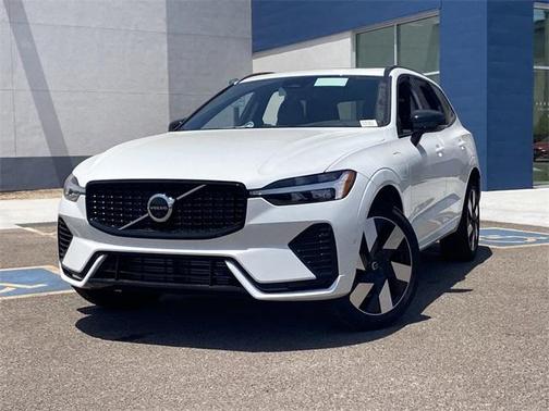 2025 Volvo XC60 Plug-In Hybrid T8 Plus