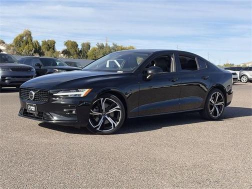 2023 Volvo S60 B5 Core Dark Theme