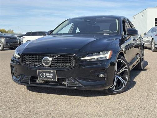 2023 Volvo S60 B5 Core Dark Theme