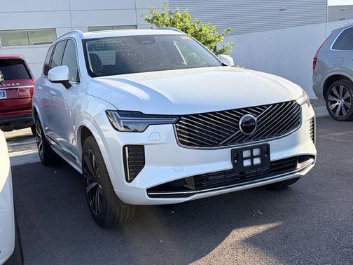 Crystal White 2025 Volvo XC90 Plug-In Hybrid T8 Core 7-Seater