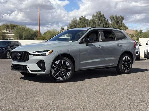 2026 Volvo XC60 B5 Plus