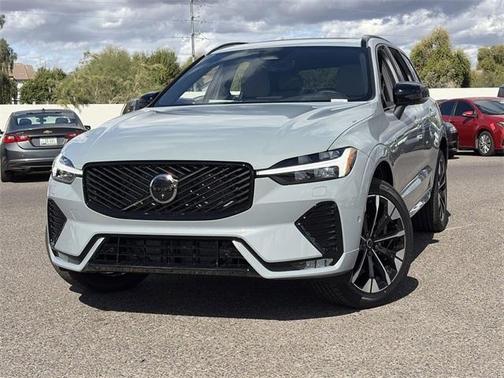 2026 Volvo XC60 B5 Plus