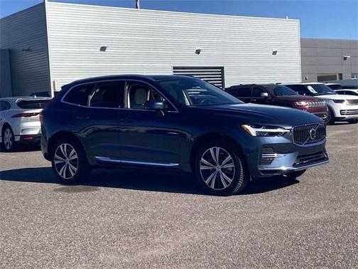 2022 Volvo XC60 Recharge Plug-In Hybrid T8 Inscription Extended Range