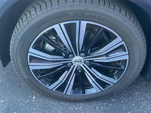 2022 Volvo XC60 Recharge Plug-In Hybrid T8 Inscription Extended Range