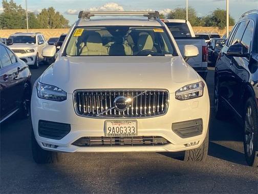 2022 Volvo XC90 T6 Momentum 7 Passenger
