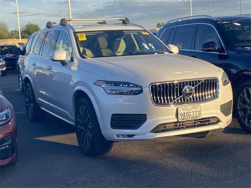 2022 Volvo XC90 T6 Momentum 7 Passenger