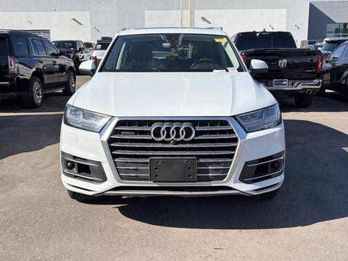 Glacier White Metallic 2019 Audi Q7 55 Premium Plus