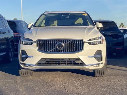 2023 Volvo XC60 B5 Ultimate Bright Theme