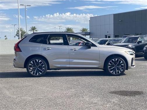 2026 Volvo XC60 B5 Ultra