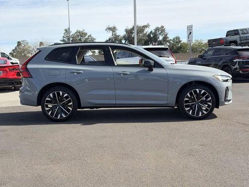 2026 Volvo XC60 B5 Ultra