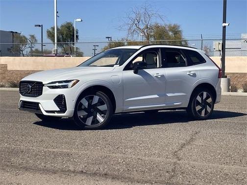 2025 Volvo XC60 Plug-In Hybrid T8 Plus