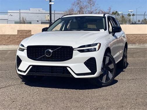 2025 Volvo XC60 Plug-In Hybrid T8 Plus