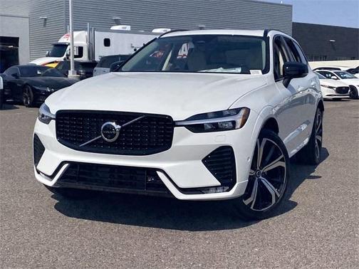 2025 Volvo XC60 B5 Ultra