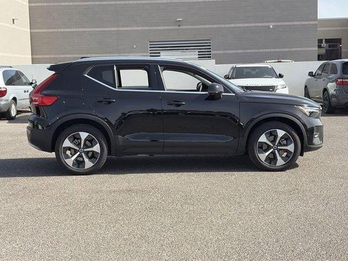 Onyx Black Metallic 2025 Volvo XC40 B5 Plus Bright Theme