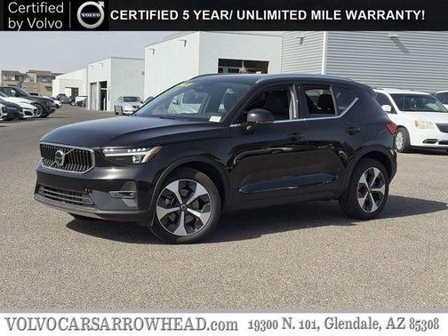 Onyx Black Metallic 2025 Volvo XC40 B5 Plus Bright Theme