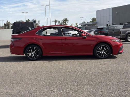 2024 Toyota Camry SE