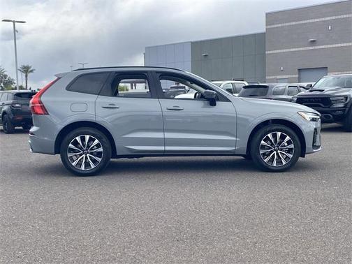 2025 Volvo XC60 B5 Core