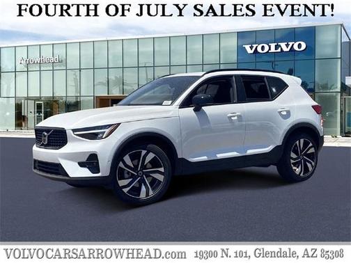 2024 Volvo XC40 B5 Plus Dark Theme