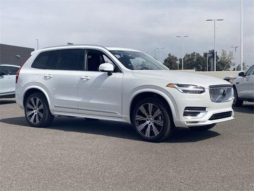 2025 Volvo XC90 B6 Plus 7-Seater