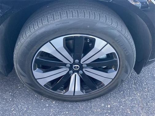 2023 Volvo XC60 Recharge Plug-In Hybrid T8 Plus Bright Theme