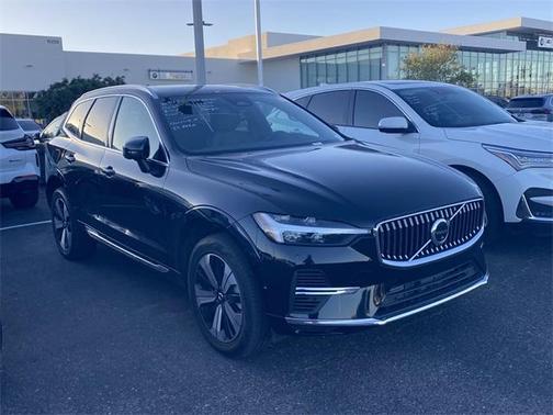 2023 Volvo XC60 Recharge Plug-In Hybrid T8 Plus Bright Theme
