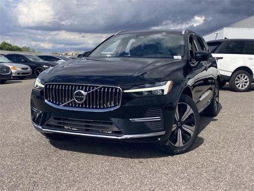 2023 Volvo XC60 Recharge Plug-In Hybrid T8 Plus Bright Theme