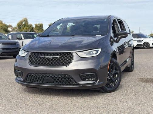 2022 Chrysler Pacifica Hybrid Touring L