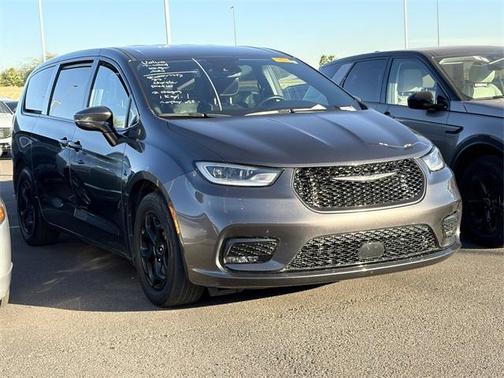2022 Chrysler Pacifica Hybrid Touring L