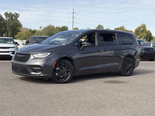 2022 Chrysler Pacifica Hybrid Touring L
