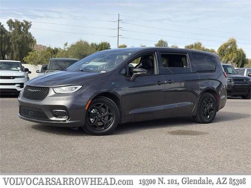 2022 Chrysler Pacifica Hybrid Touring L